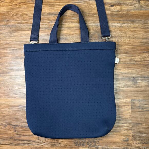 Quilted Koala Koala Go! Town Crossbody Bag Navy Neoprene - Picture 2 of 12